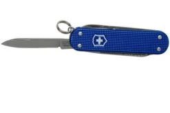 Victorinox Classic Alox Blue 0.6221-22R4.KTE1 Knivesandtools Edition, Swiss Pocket Knife -Victorinox Store VT0 6221 22R4 KTE1 03 victorinox