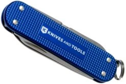 Victorinox Classic Alox Blue 0.6221-22R4.KTE1 Knivesandtools Edition, Swiss Pocket Knife -Victorinox Store VT0 6221 22R4 KTE1 05 victorinox
